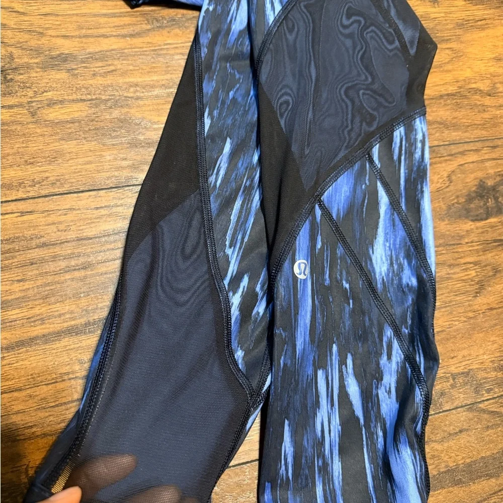 lululemon athletica Dynamic Blue and Black Patterned Leggings